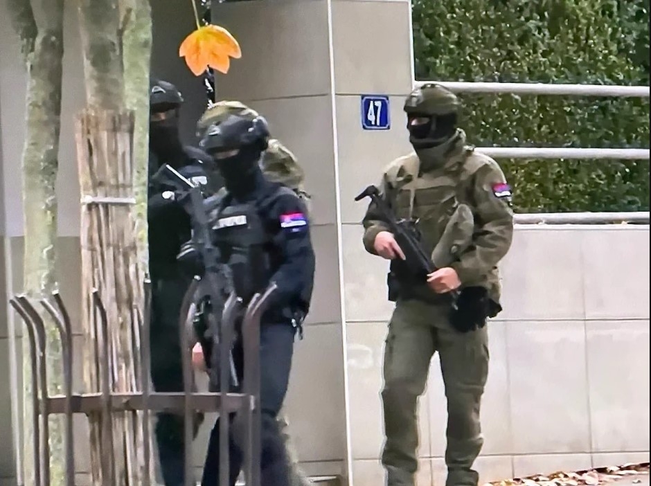 Teroristički napad ispred ambasade Izraela u Beogradu, napadač ubijen (VIDEO)