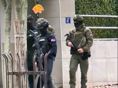 Teroristički napad ispred ambasade Izraela u Beogradu, napadač ubijen (VIDEO)