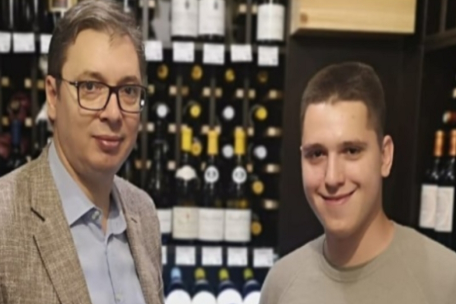 'ŠTA MU JE SA VILICOM?': Snimak Vučićevog sina izazvao burne reakcije na društvenim mrežama (VIDEO)