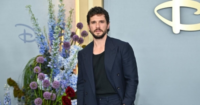 Kit Harington ispričao bizarnu situaciju iz djetinjstva: "Gledali su me kao da sam glup"