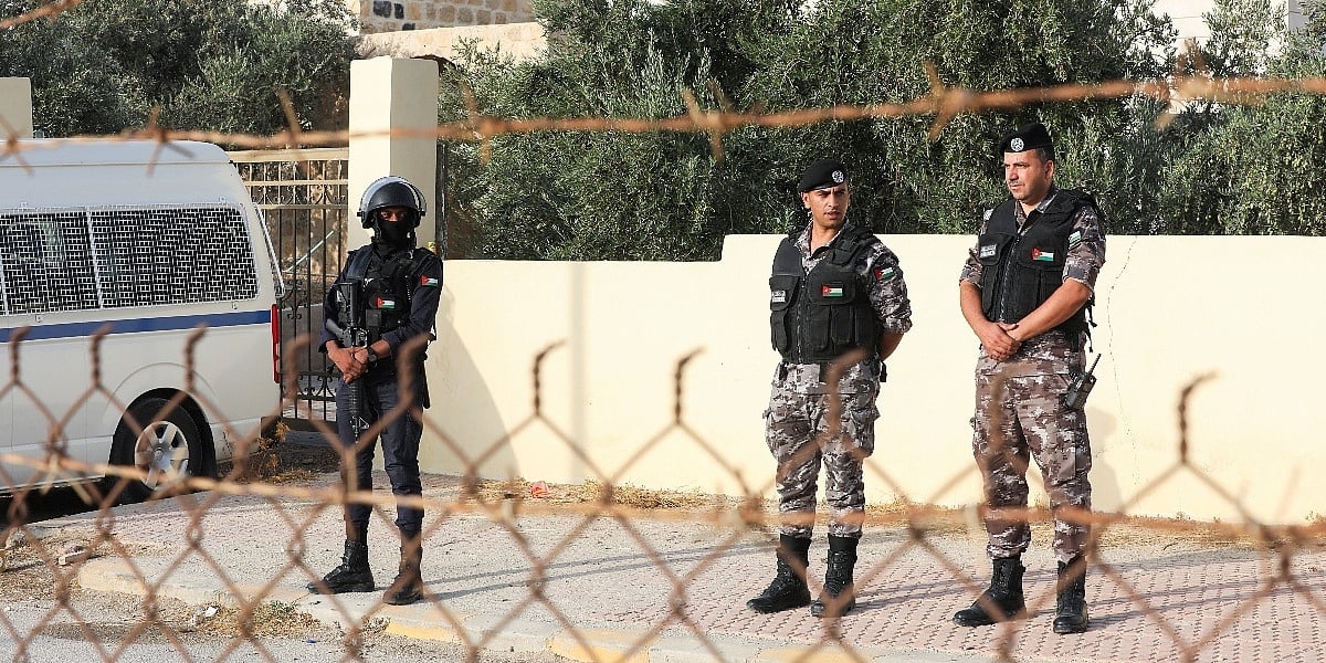 Naoružani napadači snimljeni ispred crkve u Jordanu: Podignut stepen sigurnosti širom zemlje