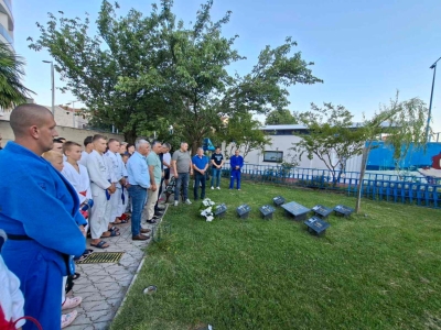 Park tuge i nedovršenih proljeća