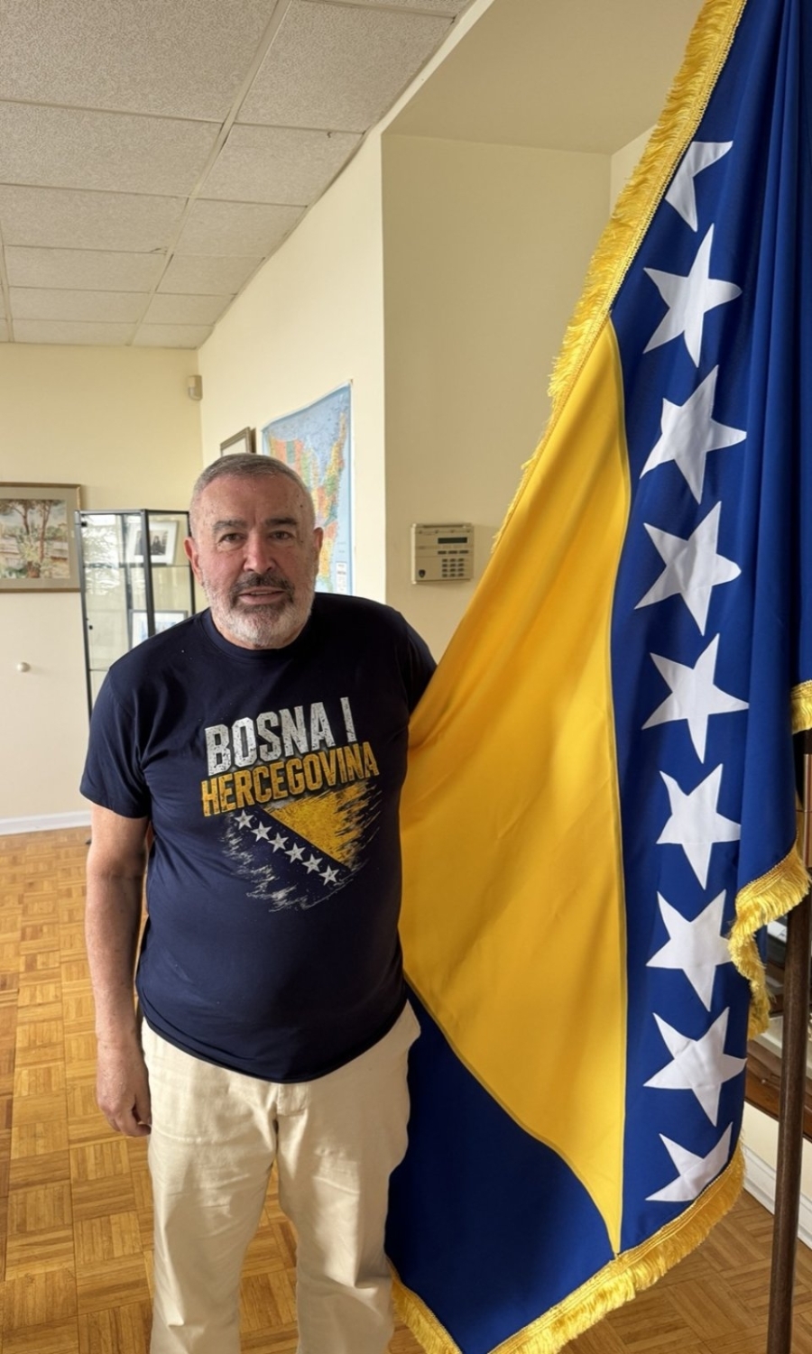 DIPLOMATSKI SKANDAL U NAJAVI?: Vanredno stanje u Ambasadi BiH u Washingtonu, Alkalaju 'prijeti' supruga!