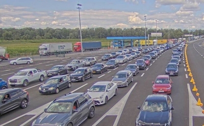Pojačan saobraćaj širom BiH, duge kolone vozila na više graničnih prelaza