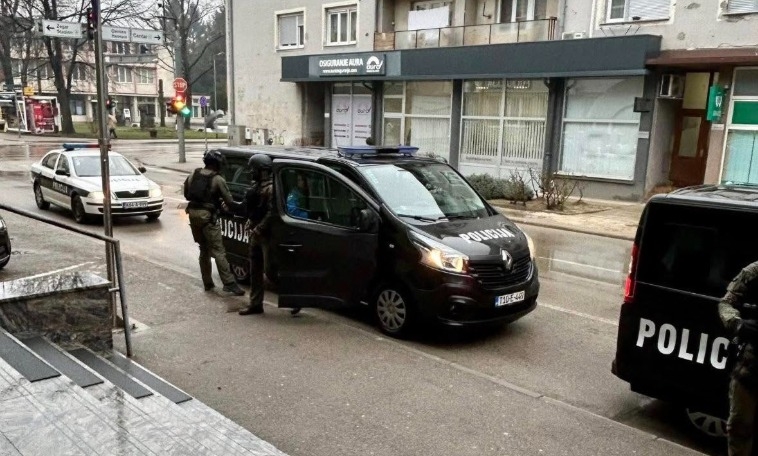 Velika akcija policije u Krajini: Pretresi na više lokacija, troje uhapšenih zbog droge