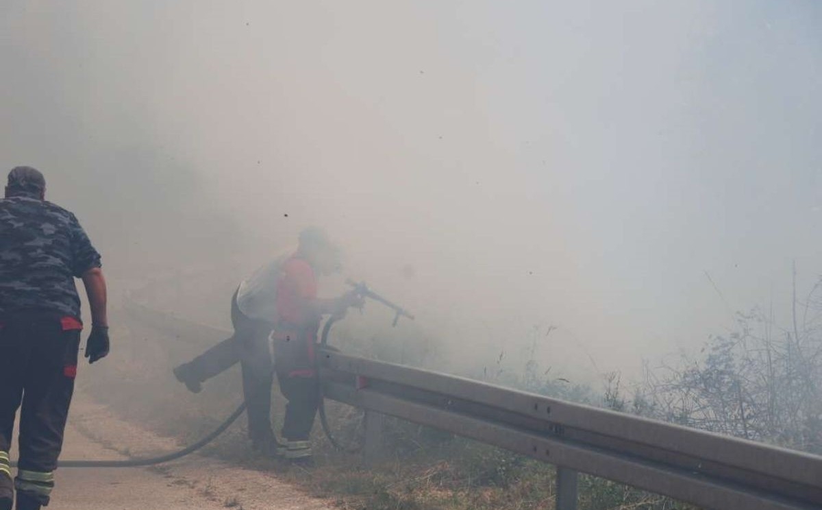Požar kod Konjica lokaliziran, vatrogasci i dalje prate stanje na terenu