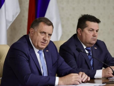 Maske su pale: SNSD izlazi na prijevremene izbore