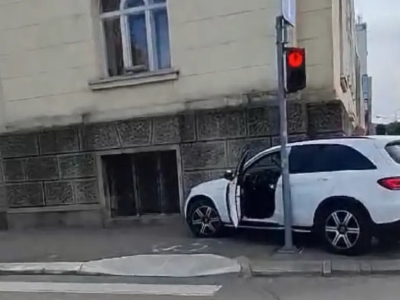 Autom udario u zgradu Gradske uprave Banjaluka