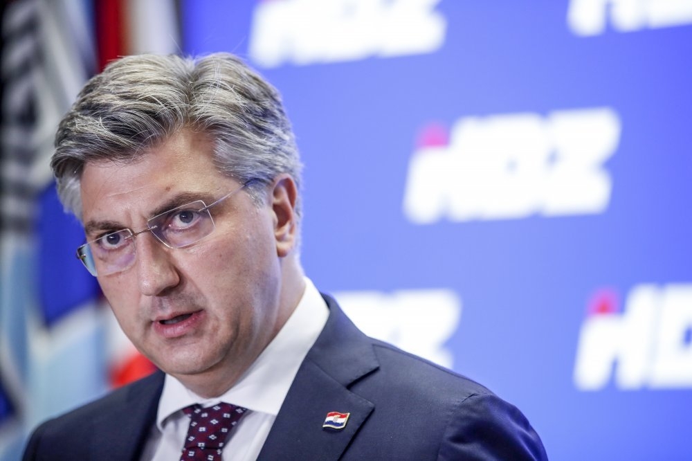 Vozilo iz pratnje naletjelo na Plenkovićev blindirani „audi“