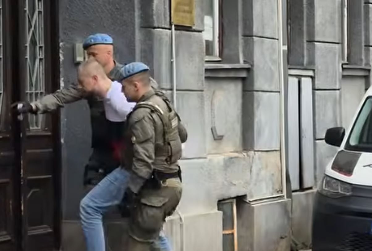 Šokantni detalji zločina u Sarajevu: Monstrum nosio masku Batmana dok je tukao Adnana Metanovića, napuderisao ga da bi ga ponizio