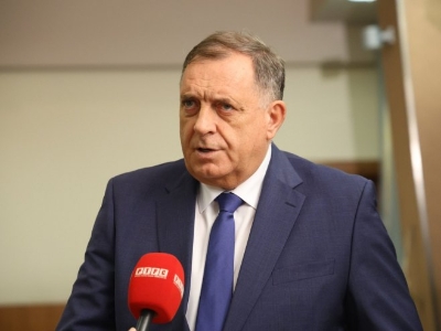 Dodik: Plate prosvjetnim radnicima biće veće za 10 odsto, povećati plate i u predškolskim ustanovima