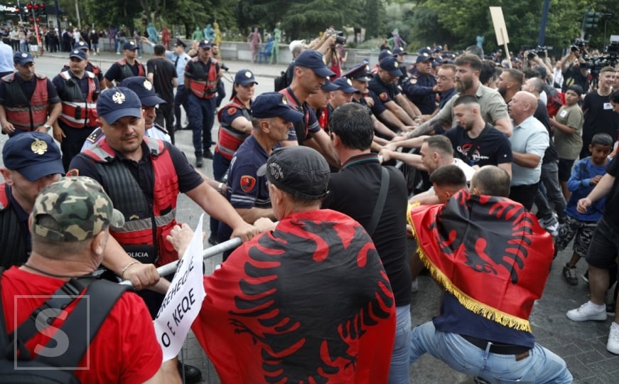 Flamingo revolucija | Nafisa Latić: Zašto se Albanci bune?