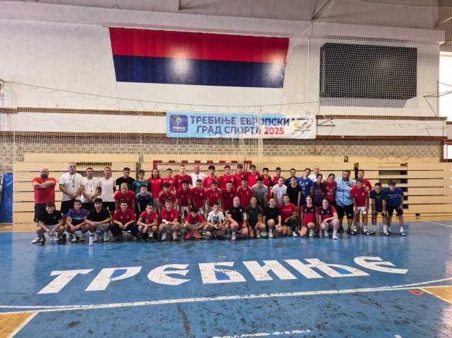 Ljetna škola sporta u Trebinju: Čučković posjetio učesnike kampa