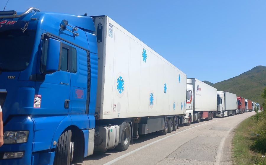 Crnogorski prevoznici blokirali teretni saobaćaj na prelazima