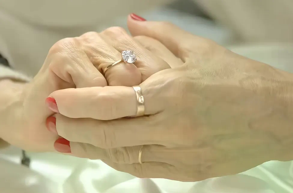 Žena odnijela na procjenu prsten od 13 dolara, ubrzo joj se život promijenio