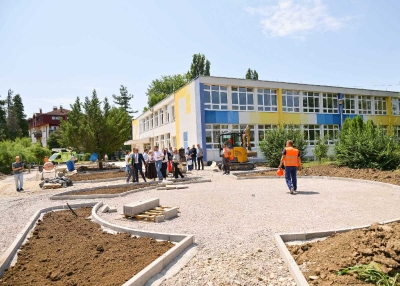 Velika obnova škole u Banjaluci: U dvorište ulažu 200.000 KM