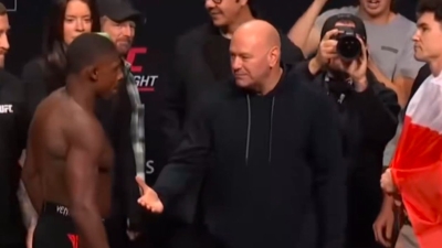 Video / Šokantno ponašanje UFC zvijezde: Dana Vajt mu pružio urku, on ga ignorisao, a onda uradio nešto još bizarnije