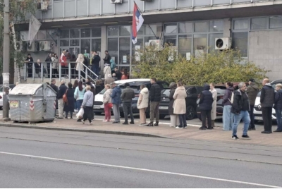 Gužve na biračkim mjestima i graničnim prijelazima prema Srbiji
