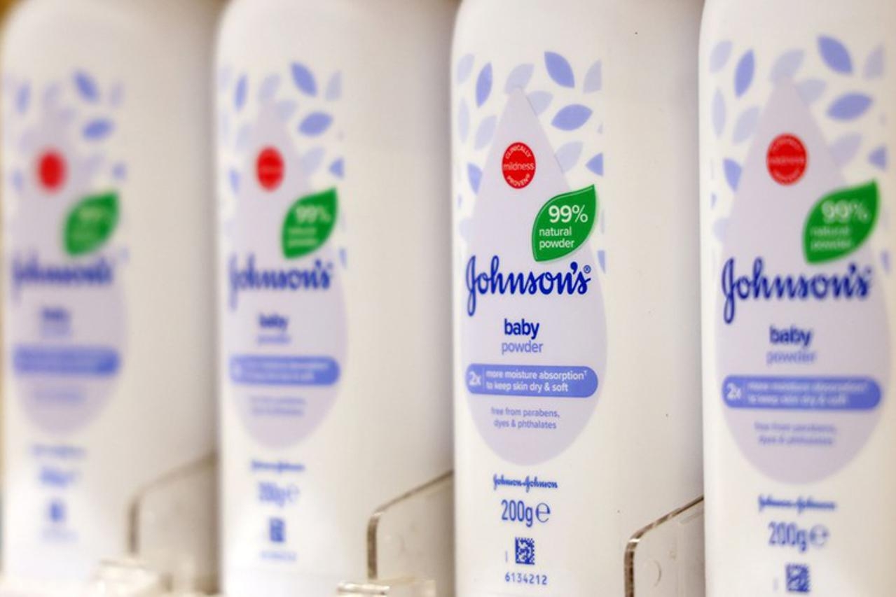 Johnson & Johnson ponudio 5,5 milijardi dolara nagodbe, ali i dalje tvrdi: "Naš puder s talkom ne uzrokuje rak"