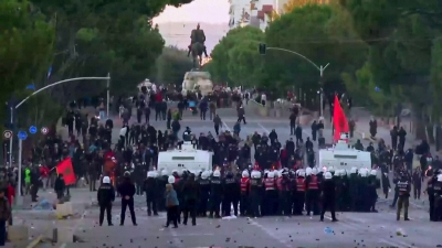 Albanija: Suzavac i gumeni meci na demonstrante u Tirani