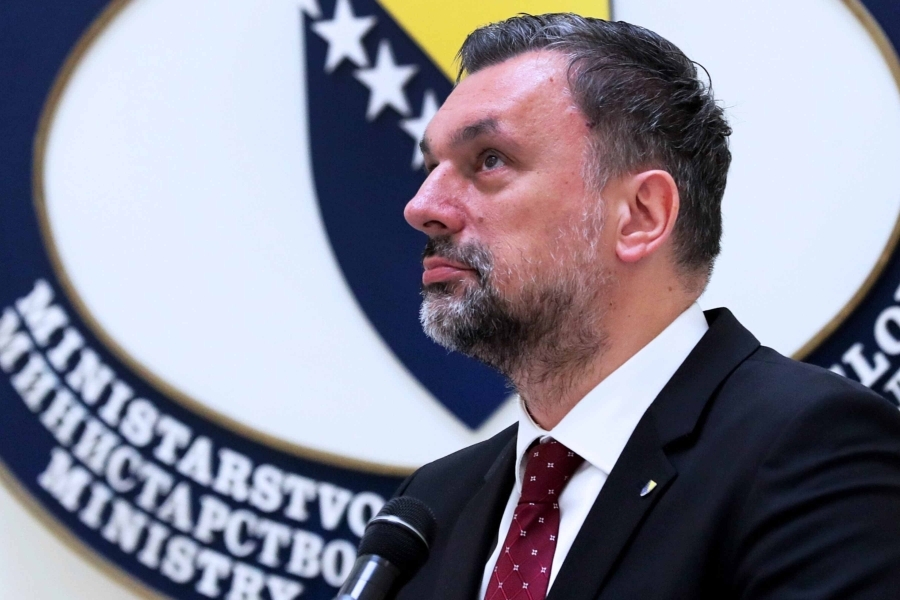 BOŠNJACI U DOBA TROJKE: Od suverene nacije do etničke grupe