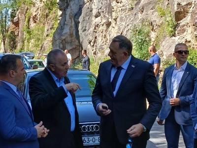 Dodik u Bileći: Za izgradnju dječijeg vrtića isplaćeno 2,2 miliona KM; Obišao i radove na putevima (FOTO/VIDEO)
