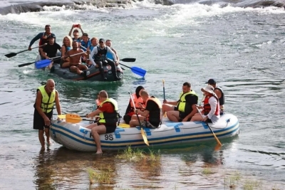 SMARAGDNA RIJEKA OKUPLJA ZALJUBLJENIKE IZ CIJELOG SVIJETA: Počela 52. Internacionalna Una-regata
