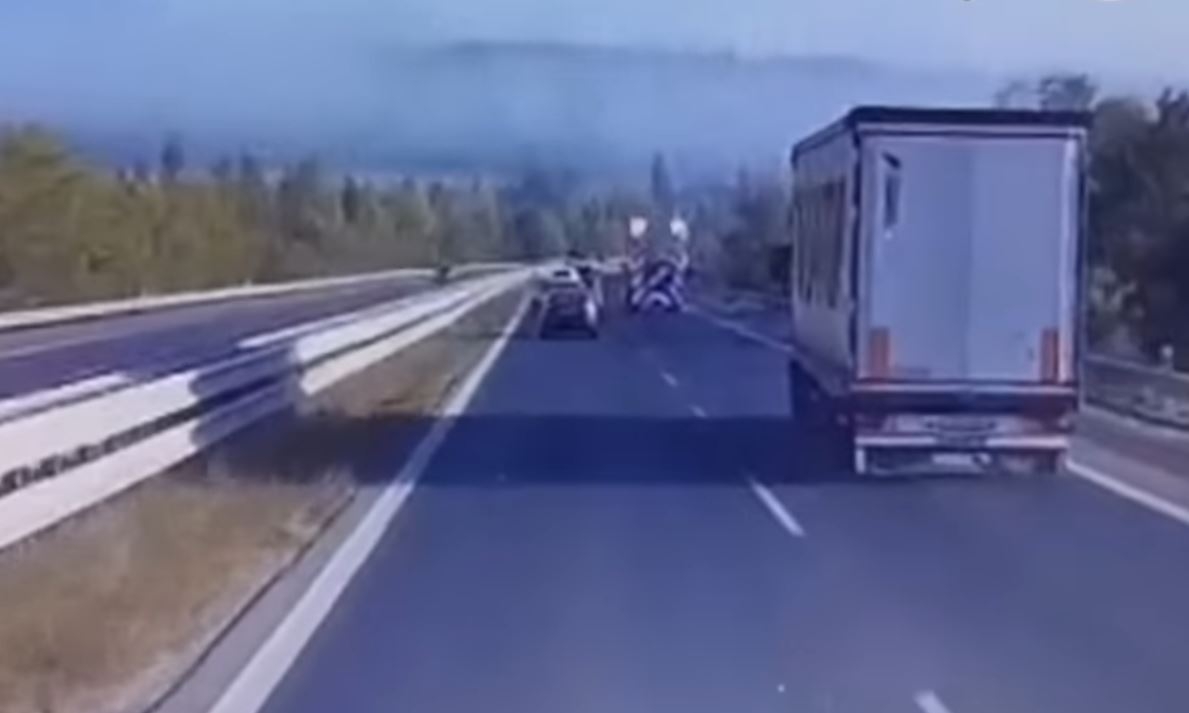 Stravična nesreća: Vozač kamiona naletio na tri žene, jednu ubio pa pobjegao. Dvije su povrijeđene