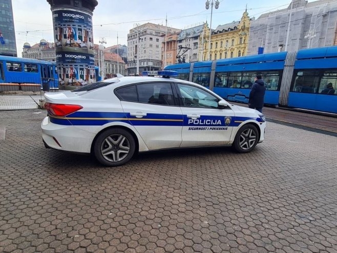 Dijete teško povrijeđeno pri padu sa romobila, helikopterom prevezeno u Zagreb