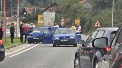 FOTO: Saobraćajna nesreća na M-17, otežano kretanje vozila