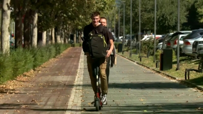 Sve više građana BiH vozi romobile, ali zakonska pravila još ne postoje