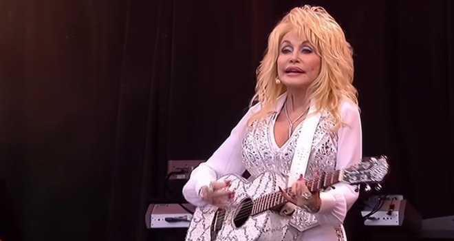 Umrla je Dolly Parton, muzička ikona čiji su hitovi oblikovali decenije popularne kulture