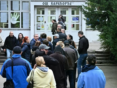 Srbija danas bira – građani glasaju na vanrednim parlamentarnim izborima