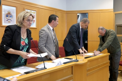 Ćurić potpisao ugovore za stipendije: 110 studenata dobija podršku iz budžeta