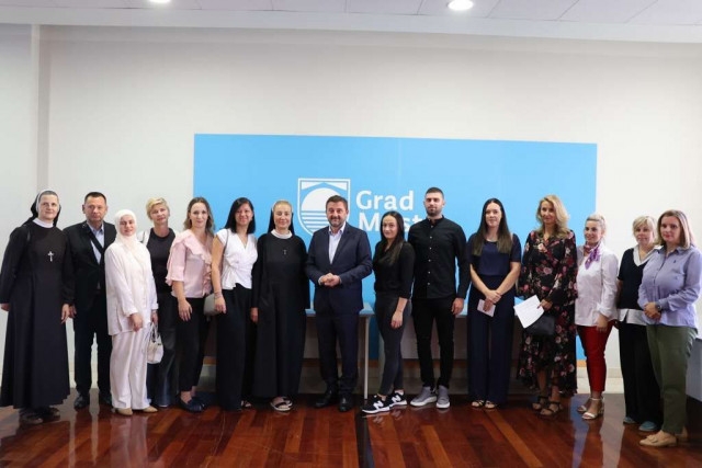 Grad Mostar: Za subvencije vrtića bi uzeli s plaća zaposlenika, pa novac vratili rebalansom koji bez SDA ne može proći