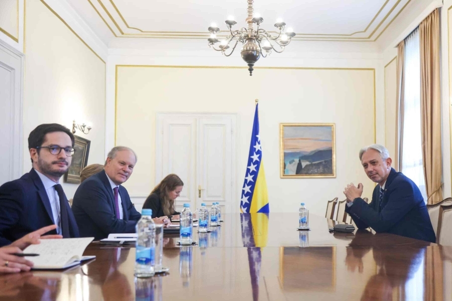 UOČI ODLASKA ČLANOVA PREDSJEDNIŠTVA BiH U PARIZ: Komšićev savjetnik razgovarao sa specijalnim izaslanikom Francuske za Zapadni Balkan
