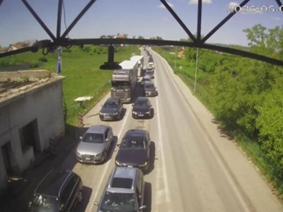 PRVOMAJSKE GUŽVE: I danas kolaps na graničnim prelazima BiH i Hrvatske