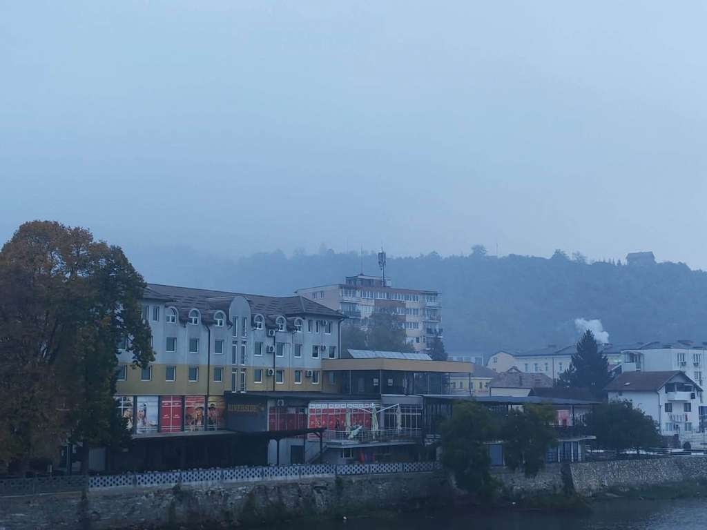 Novi požar na deponiji Šišeta, gusti dim ponovo prekrio Goražde