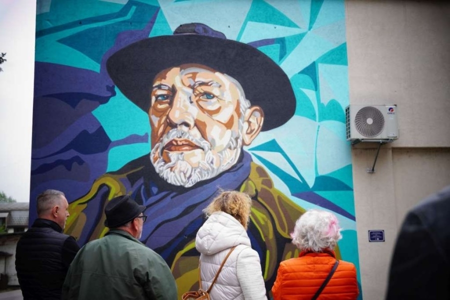 NOVI SIMBOL GRADA: Bihać dobio mural posvećen pjesniku Huseinu Derviševiću