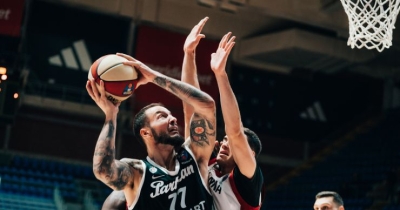 Partizan ubjedljiv protiv Beča, Penjaroja odmorio Džonsa