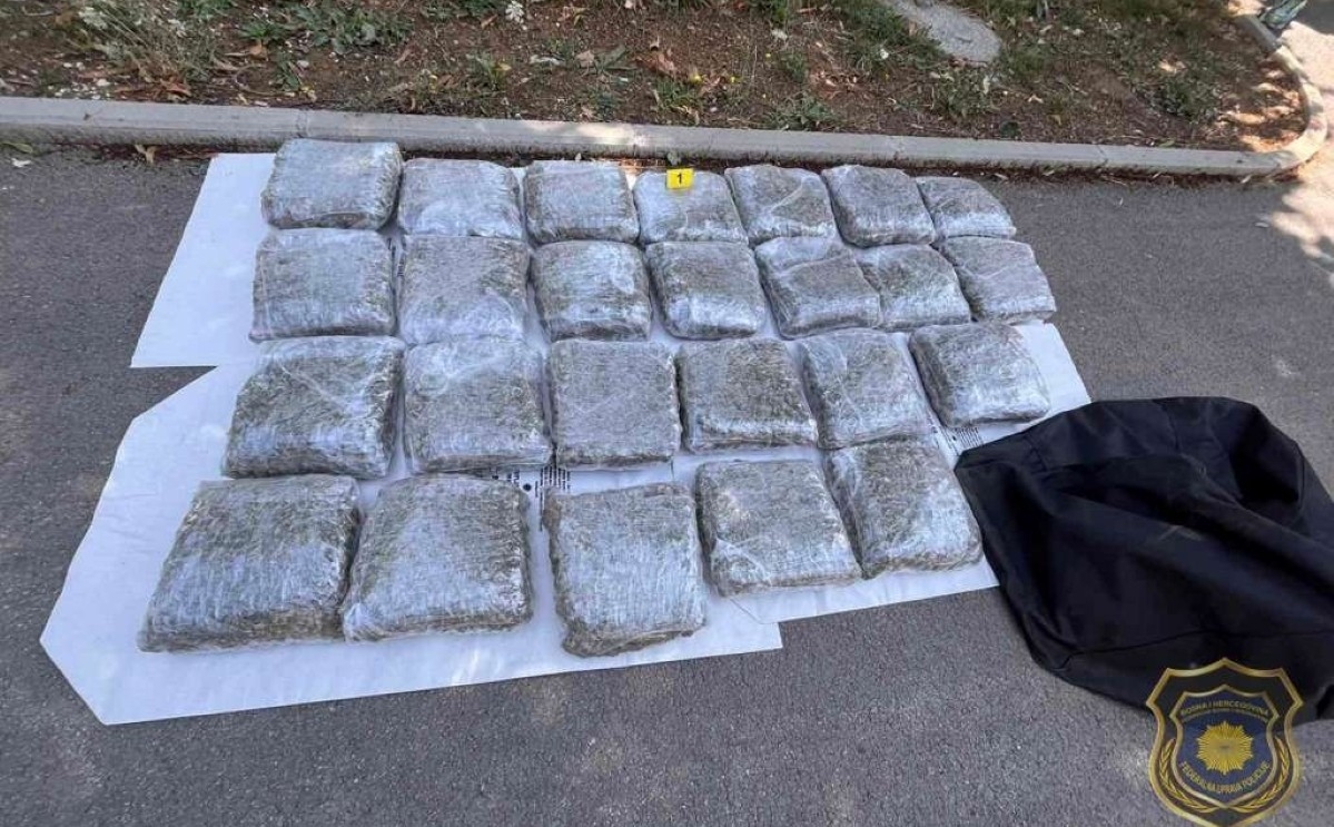 Velika zapljena u bh. gradu: Oduzeto više od 34 kilograma droge, pronađeno oružje i municija