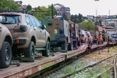 FOTO: U BIH stiglo 200 vojnika i 60 vozila, pogledajte šta je sve iskrcano za EUFOR