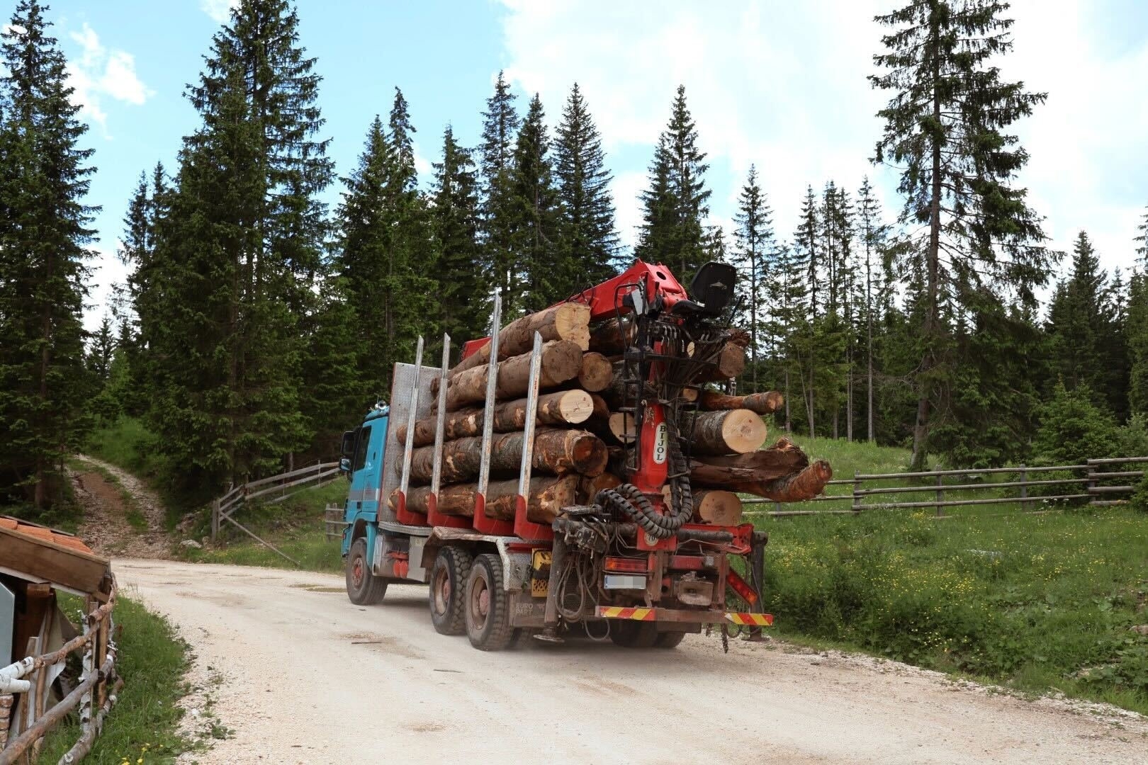 "Novac isplaćivan preko blagajne" Petković sam sebi POZAJMLJIVAO MILIONE, a zalagao imovinu „Nove Borje“