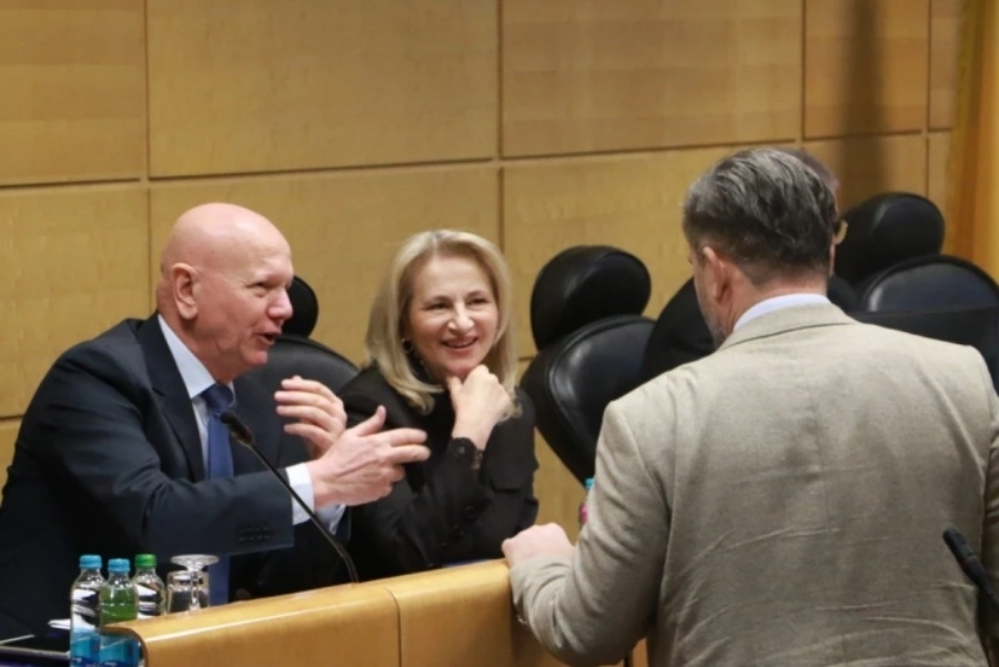 PREDIZBORNI POTEZ VLASTI?: Trojka i HDZ pokušavaju dogovoriti sjednicu na kojoj bi bio i borački dodatak