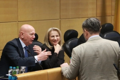 PREDIZBORNI POTEZ VLASTI?: Trojka i HDZ pokušavaju dogovoriti sjednicu na kojoj bi bio i borački dodatak