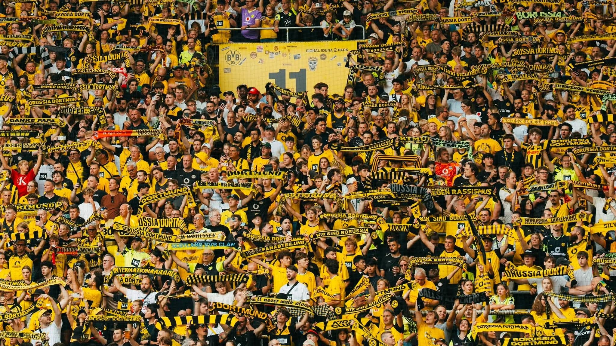 Odložite telefone, osvojite dres: Borusija Dortmund želi sačuvati kulturu navijanja