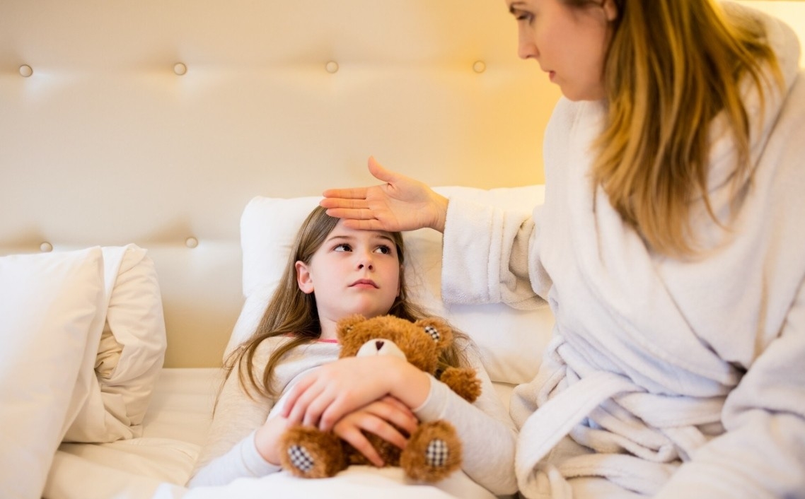 TikTok, AI i farmaceut daju različite savjete: Kome roditelji mogu vjerovati kada se dijete razboli?