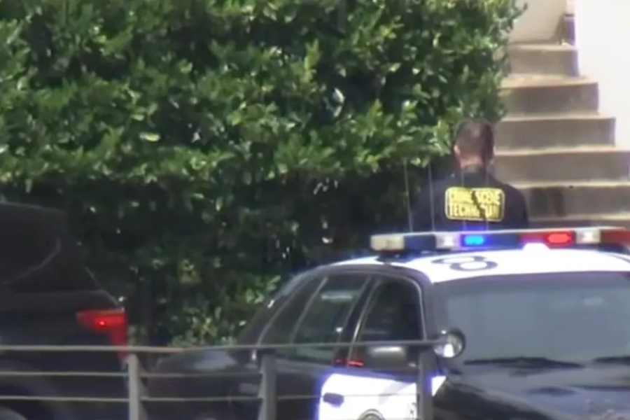 MISTERIOZNA SMRT MODNOG TAJKUNA I NJEGOVE ŽENE: Vlasnik luksuznog brenda i supruga pronađeni upucani ispred kuće - policija sumnja na jeziv scenario