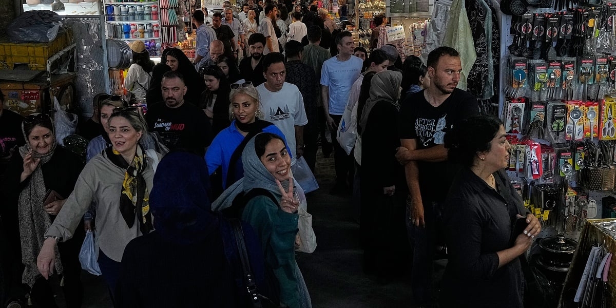 SAD proširio napade na Iran gađajući mostove i luku, Katar ponovo pod raketama