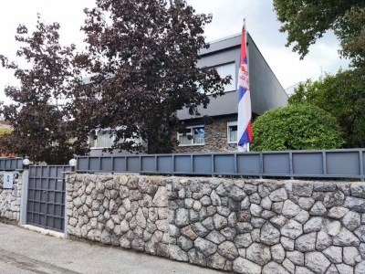 Srpski državljani koji žive u Hrvatskoj glasaju u Ambasadi Srbije u Zagrebu
